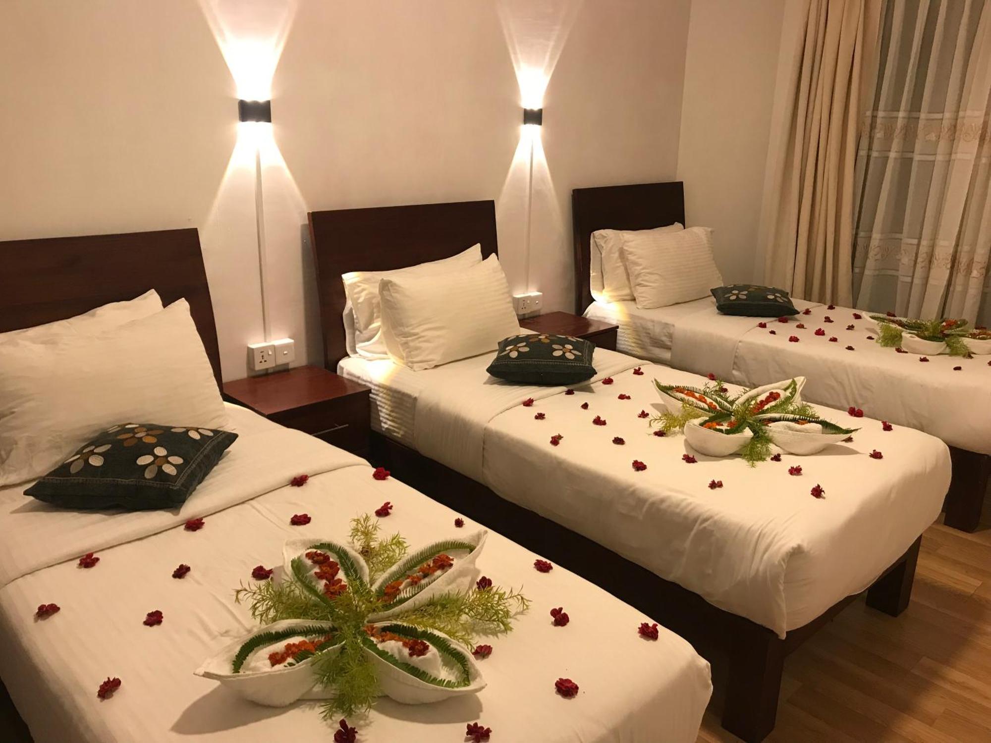 نوفارا إيلِيا Marigold Home المظهر الخارجي الصورة
